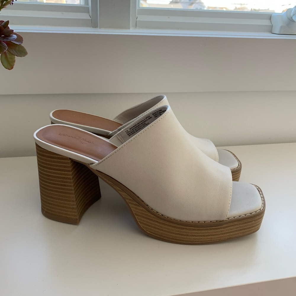 Universal Thread Heels
